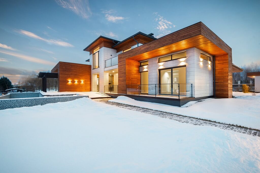 Luxurious home during winter