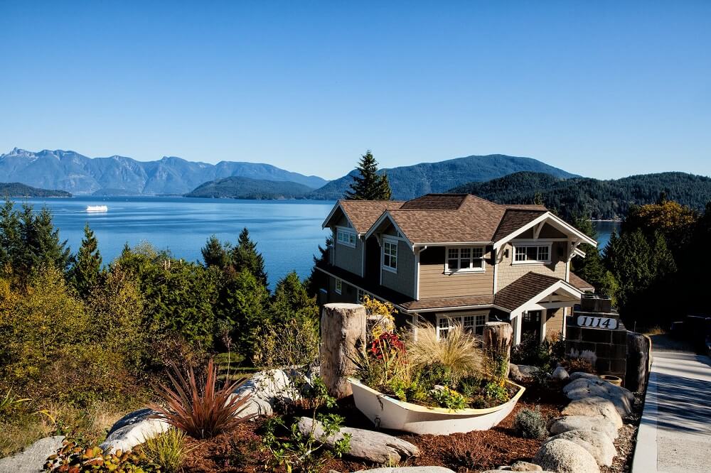 Beautiful home with lakefront view